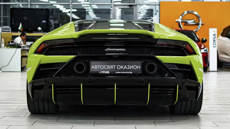 Lamborghini Huracan EVO Fluo Capsule 5.2 V10 4WD Automatic Image 3