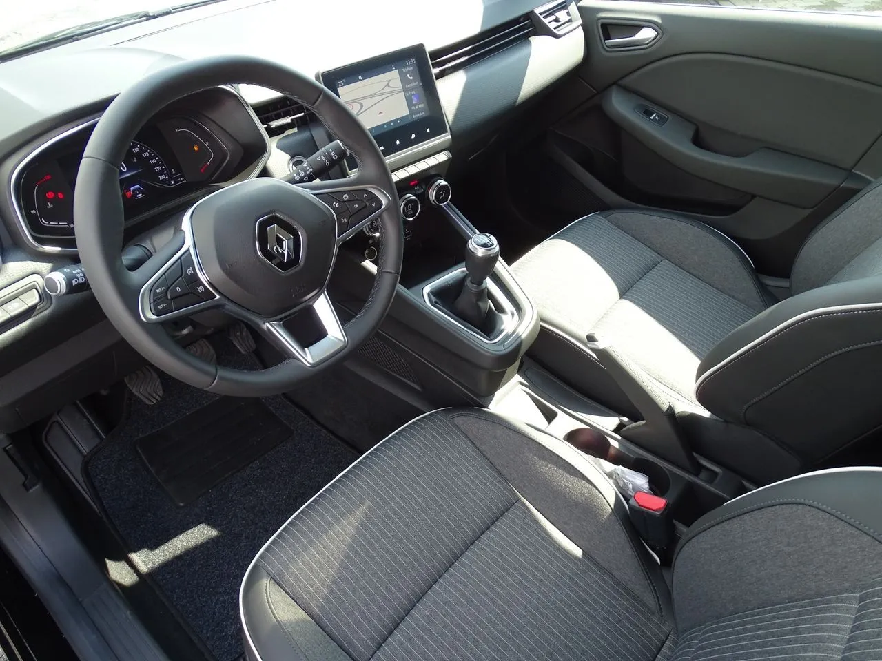 Renault Clio TCe90 Navi LED Tempomat  Image 8